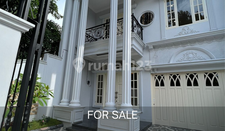 Rumah modern private swimming pool di pesanggrahan jaksel