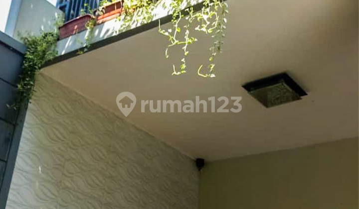 Rumah 2 lantai bebas banjir di lenteng agung jaksel 2