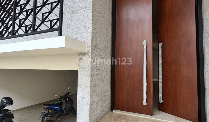 Rumah baru proses finishing di kemang jaksel 2