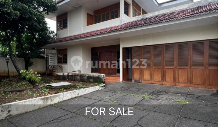 Rumah hitung tanah di taman gandaria jaksel