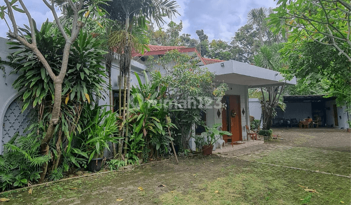 Rumah tua terawat murah di menteng jakpus 2