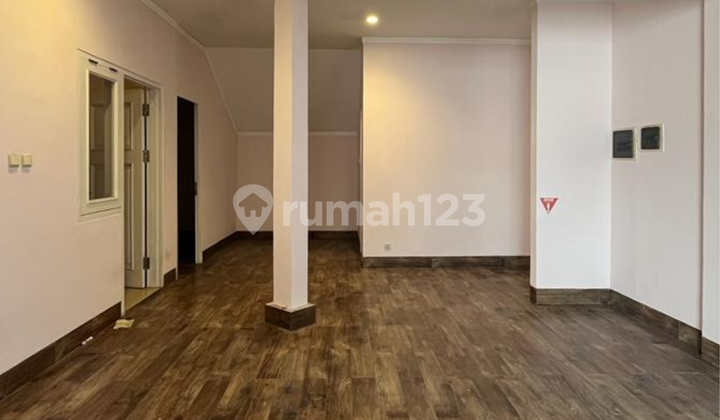 Sewa rumah mewah modern di kebayoran baru 2