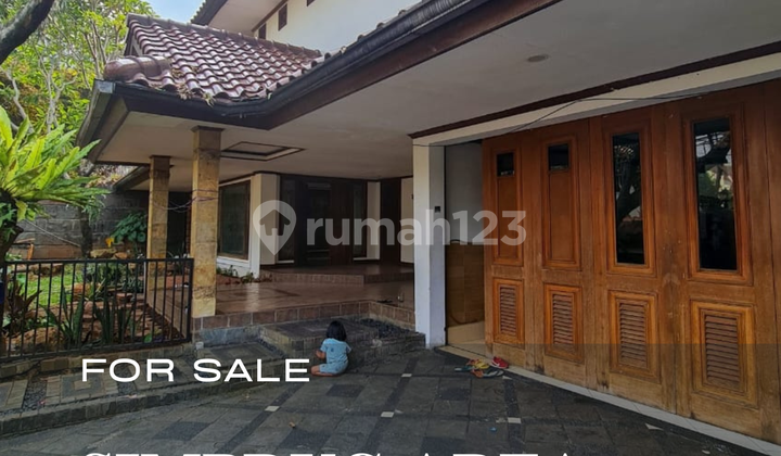 Rumah lama layak huni di kebayoran baru jaksel