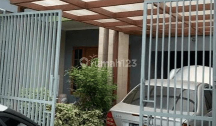 Rumah minimalis lokasi strategis di permata hijau 2