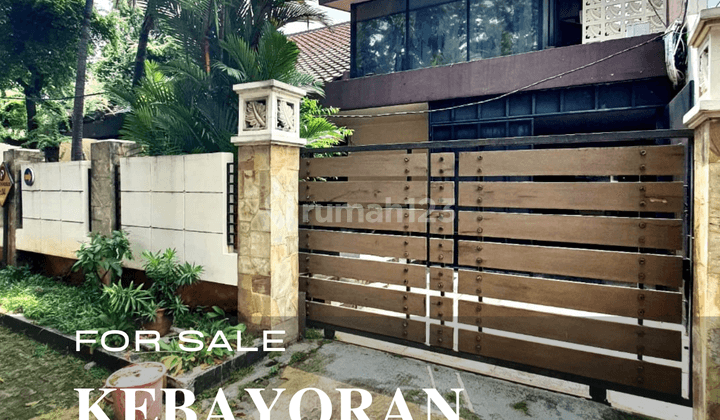 Rumah 2 lantai terawat di kebayoran baru 1