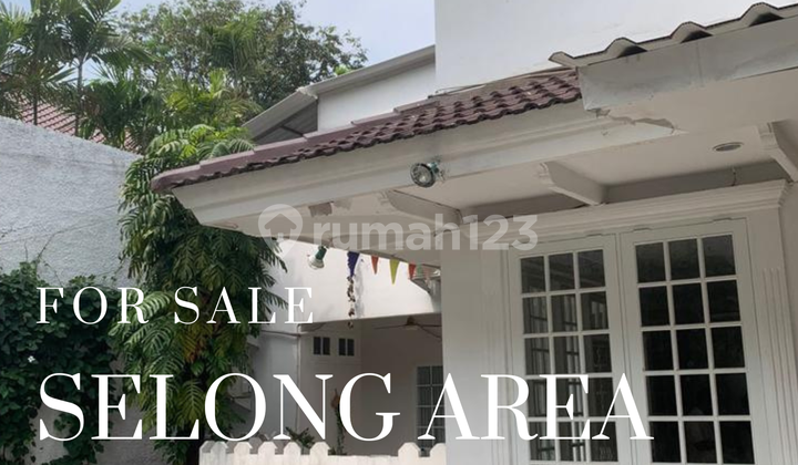 Prime location house in Selong, South Jakarta