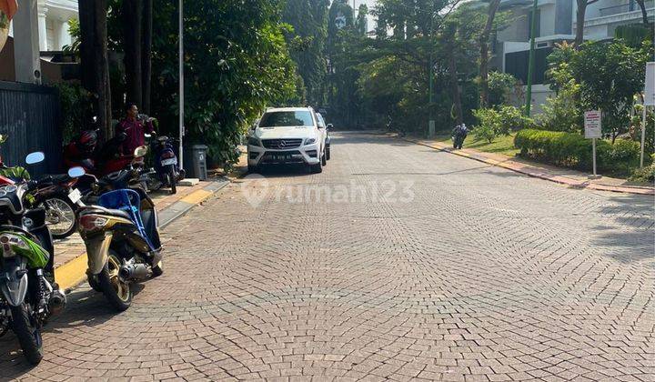 Rumah siap huni lokasi strategis di senayan residence 2