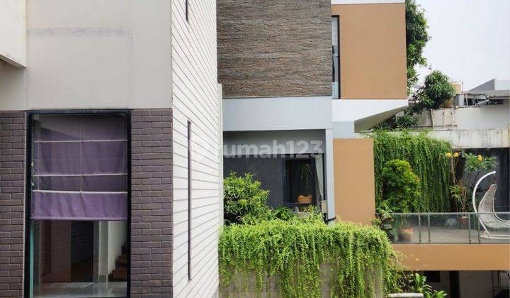 Rumah modern minimalis di dalam townhouse di kemang jaksel 2