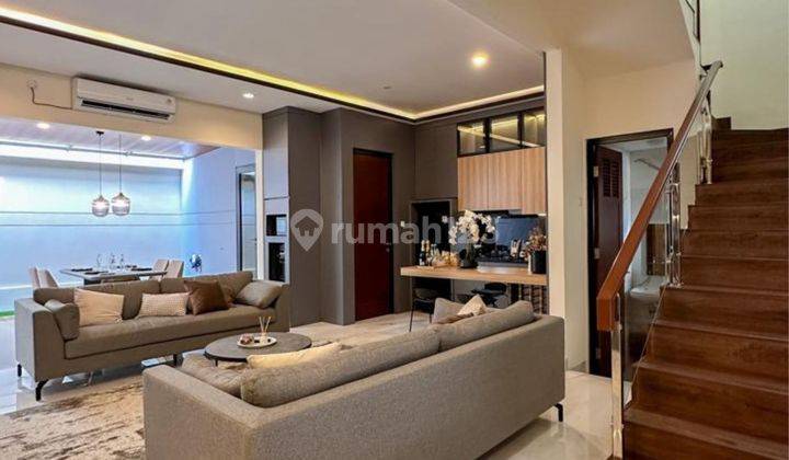 Rumah modern di dalam townhouse di kebon jeruk jakbar 2