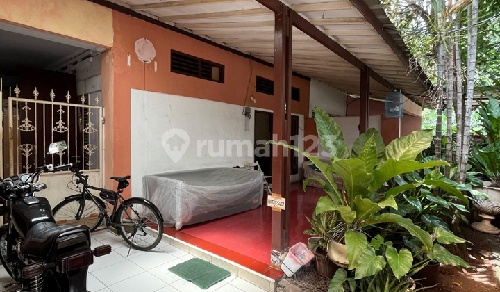 Old One-Story House in Gandaria Portal - Kebayoran Baru 2