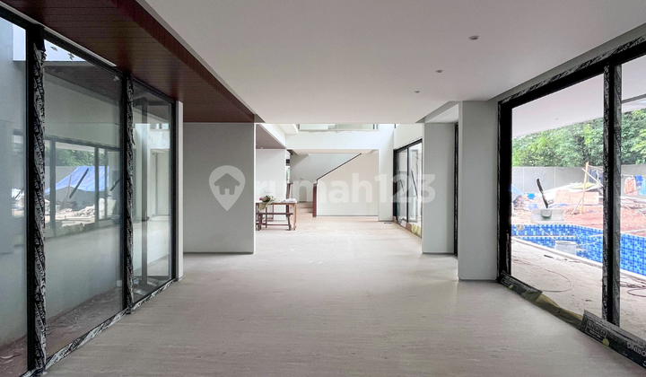 Townhouse Baru 3 Lantai Dalam Komplek Premium di Simprug Golf 2