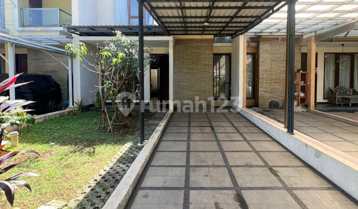 Rumah 2 Lt. Hadap Tenggara Dalam Townhouse One Gated di Jagakarsa 2