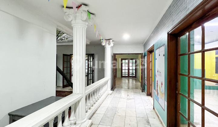 Rumah Kokoh 1 Lantai Hitung Tanah Lokasi Prime Area di Kemang 2