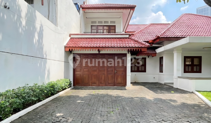 Rumah Bagus Siap Huni 2 Lantai Hadap Utara di Ring 1 Menteng 2