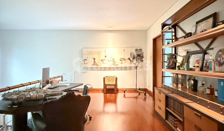 Rumah Mewah Tropikal 2,5 Lantai Area One Gated di Pondok Indah 2