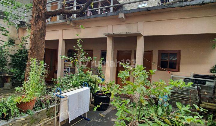 RUMAH LAMA TERAWAT DIJUAL CEPAT LOKASI STRATEGIS DAERAH JAKARTA BARAT 1