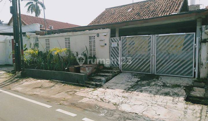 Dijual Rumah Lama hitung tanah di daerah Dharmawangsa 1