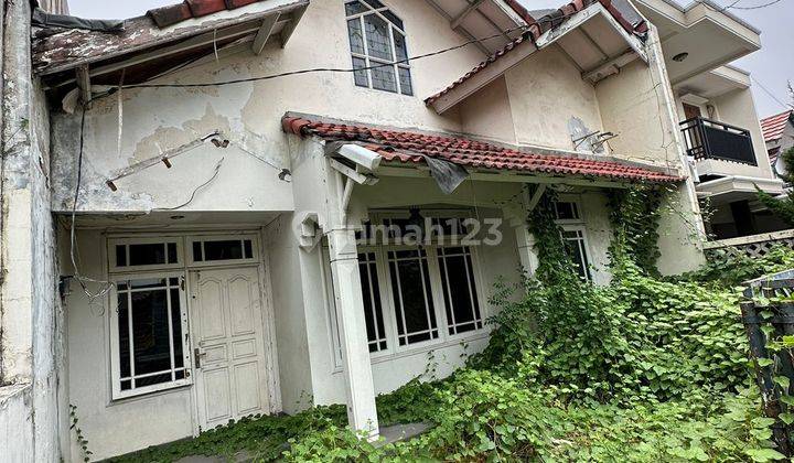 Dijual rumah Tua hitung Tanah, depan Taman, disektor V 1