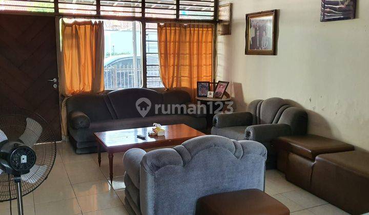 Rumah terletak ditengah Kota strategis Jakarta Barat hadap Utara 1