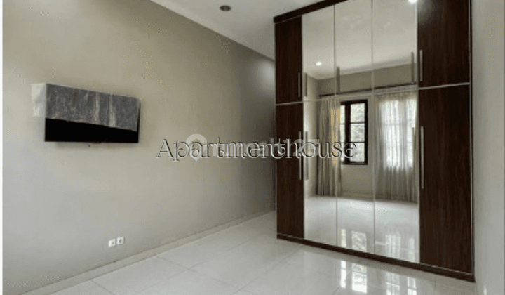 Jual House at Senopati Luas 400sqm,harga 17,5M nego 2