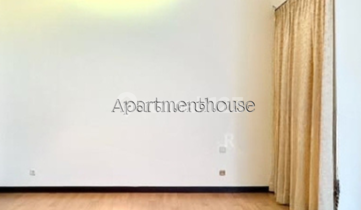 Jual Cepat Town house at Simprug Luas 320sqm,harga 13,5M nego 2