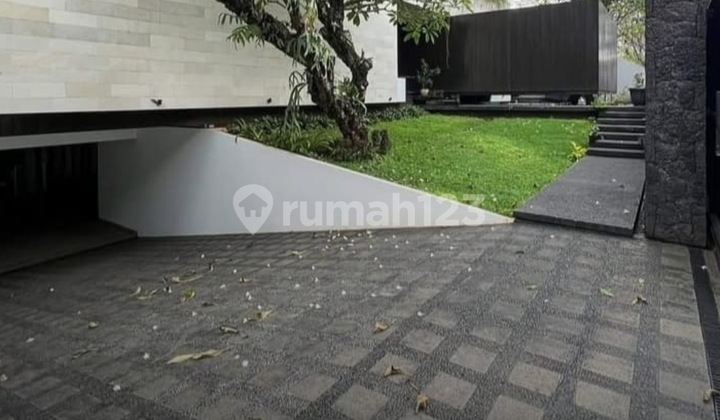 For Sale Brand New House in Pondok Indah, Area 1075 sqm, Price 55M negotiable For Sale Brand New House in Pondok Indah, Area 1075 sqm, Price 55M negotiable