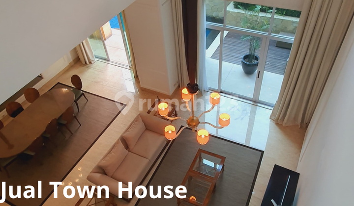 For Sale Town House at Pakubuwono Residence, 671sqm area, price 32M negotiable