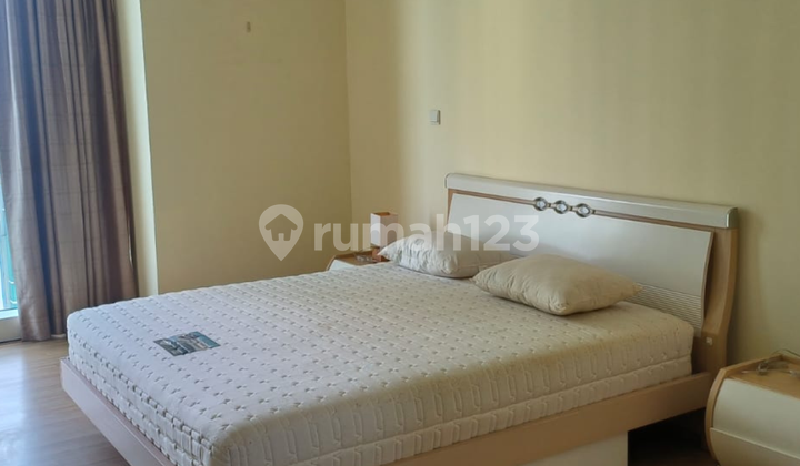 For Quick Sale: The Peak Sudirman Apartment, Area 230 Sqm, Price 7M Negotiable Until Deal.