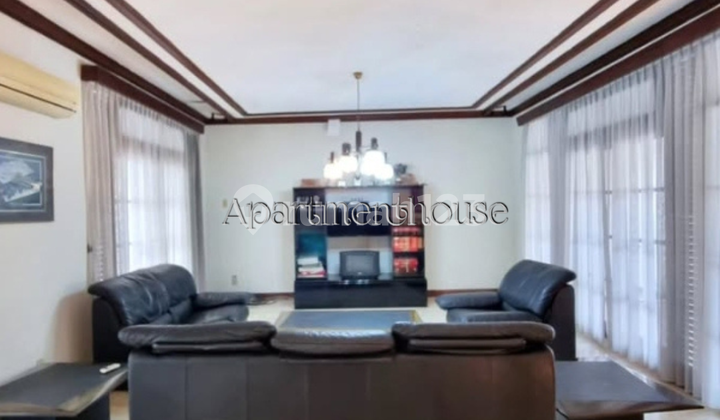 Jual Cepat House at Gatot Subroto Luas 560sqm,harga 20M nego 2