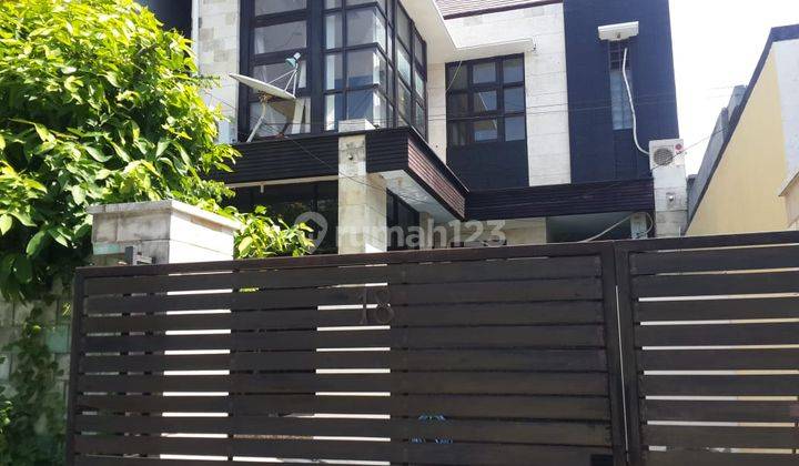 For Sale Semi Villa House in Denpasar 1