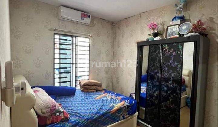 Rumah Hook 2 Lantai hadap timur di Beverly Batam Centre