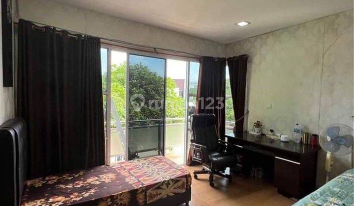 Rumah Hook 2 Lantai hadap timur di Beverly Batam Centre