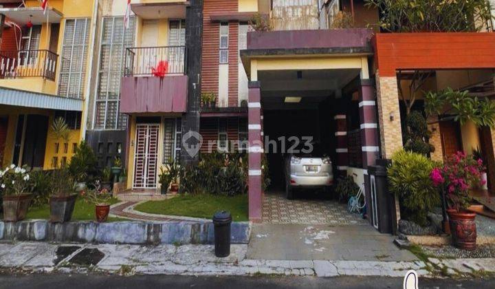 Dijual Murah Rumah 2,5 Lantai Di Taman Golf Residence Sukajadi 1