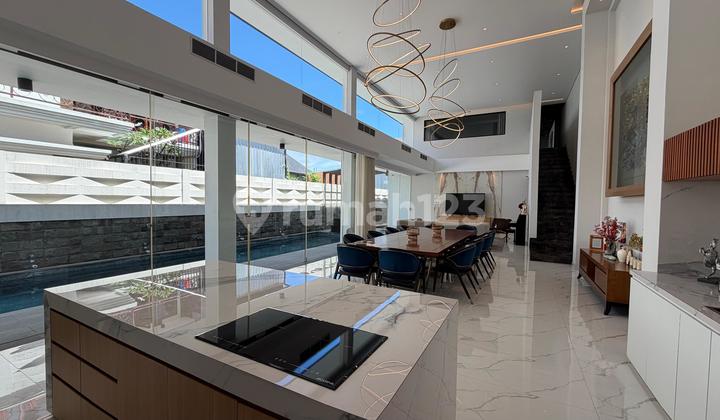 Lease Fully Furnished Luxury Villa in Renon
