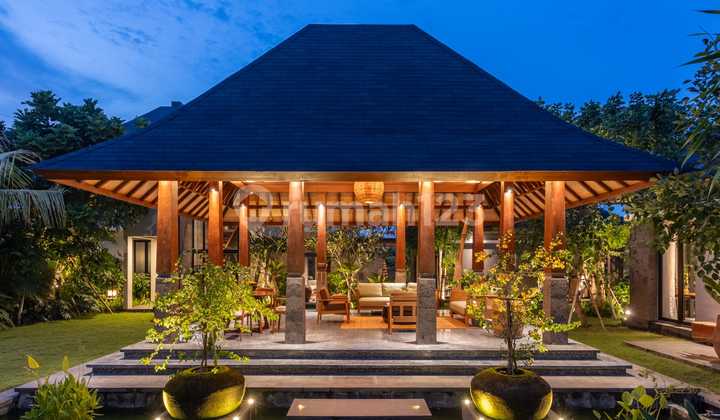 For Sale Luxury Villa fully furnished at Canggu