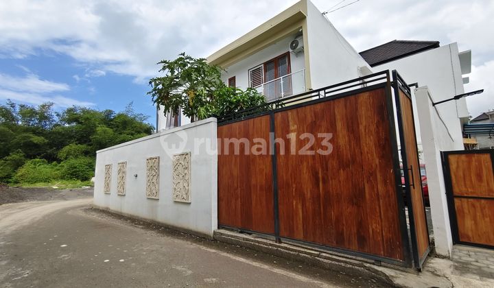 Rumah semi villa luas dan nyaman berlokasi di jimbaran