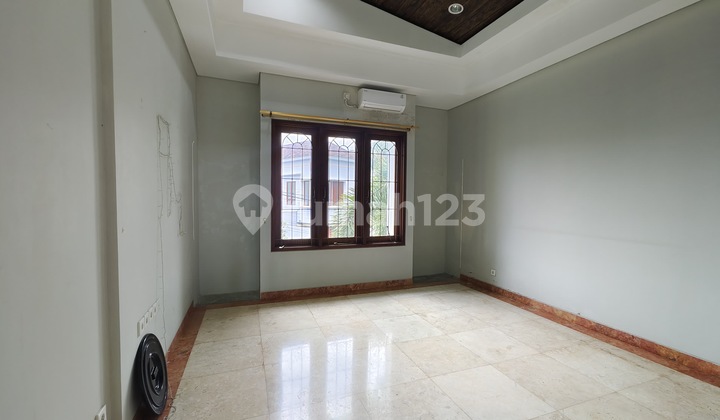 For Sale Spacious and Comfortable House in Taman Giri - Nusadua 2