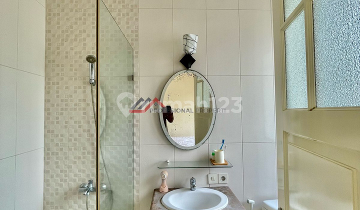 Rumah Dalam Townhouse Dengan Private Pool, Pejaten Jakarta Selatan