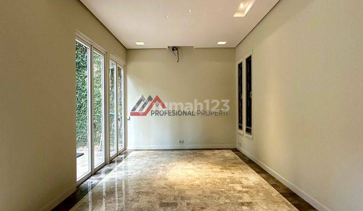 Rumah Dengan Gaya Tropical Dalam Komplek Premium Pondok Indah, Jakarta Selatan 2