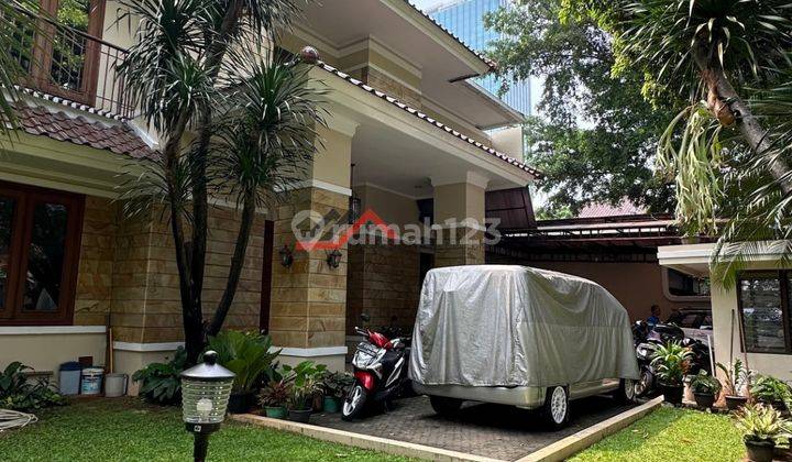 rumah siap huni lokasi premium dekat jl sudirman di kebayoran baru, Jakarta Selatan 1