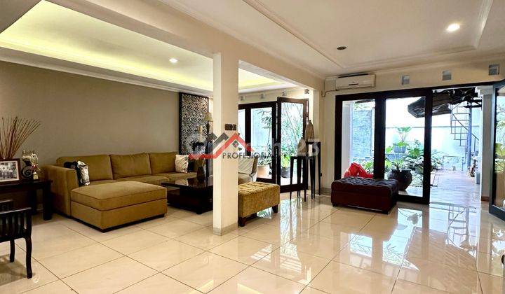 rumah dengan konsep Resort dalam komplek besar Cinere, Jakarta Selatan 1