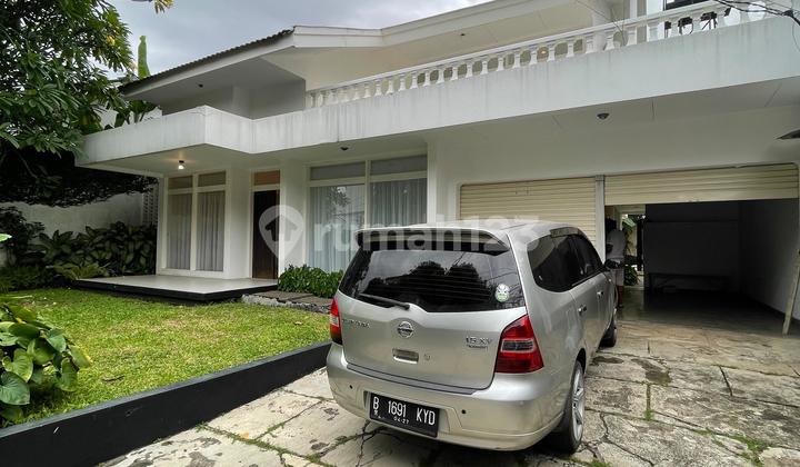 For Rent House with Spacious Yard in Kemang, South Jakarta 2