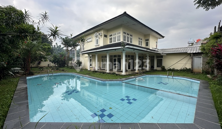 Very Spacious House Suitable for Office in Ampera, South Jakarta 1