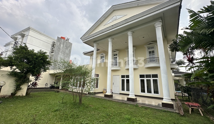 Very Spacious House Suitable for Office in Ampera, South Jakarta 2