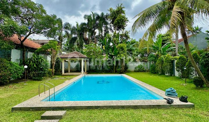 Luxury House Can Be Used for Business in Kemang, South Jakarta