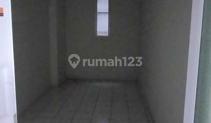 Gudang di Apartemen Menteng Square termurah buat toko online  7