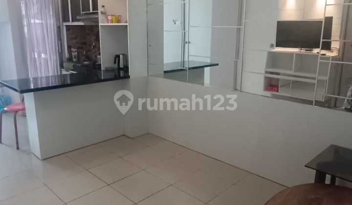 Disewakan Apartemen Greenbay Pluit 2BR LUAS SEMI FURNISH BAGUS 