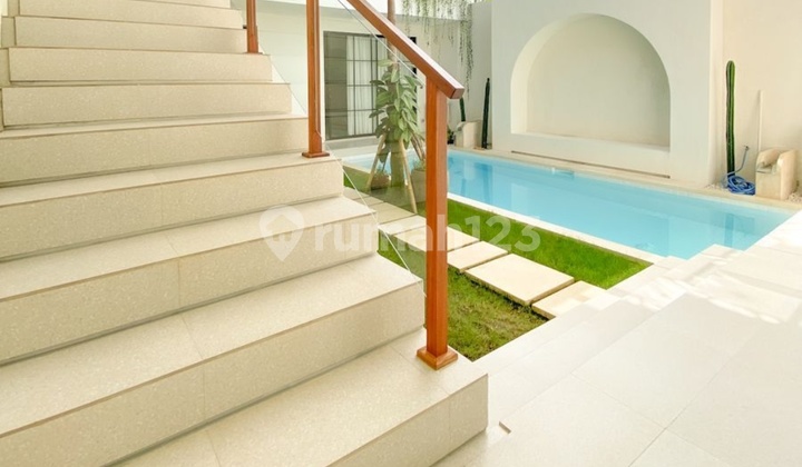 Villa In Sanur 2 Lantai Full Furnish 3 Kamar, Pool And Garden