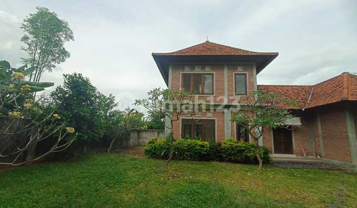 For Rent Rumah Bagus di Sanur Luas Tanah 6 Are 2 Lantai 1