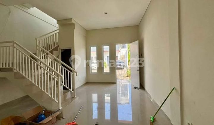 Rumah 2 lantai sangat bagus dekat plaza dan mushola Renon 2